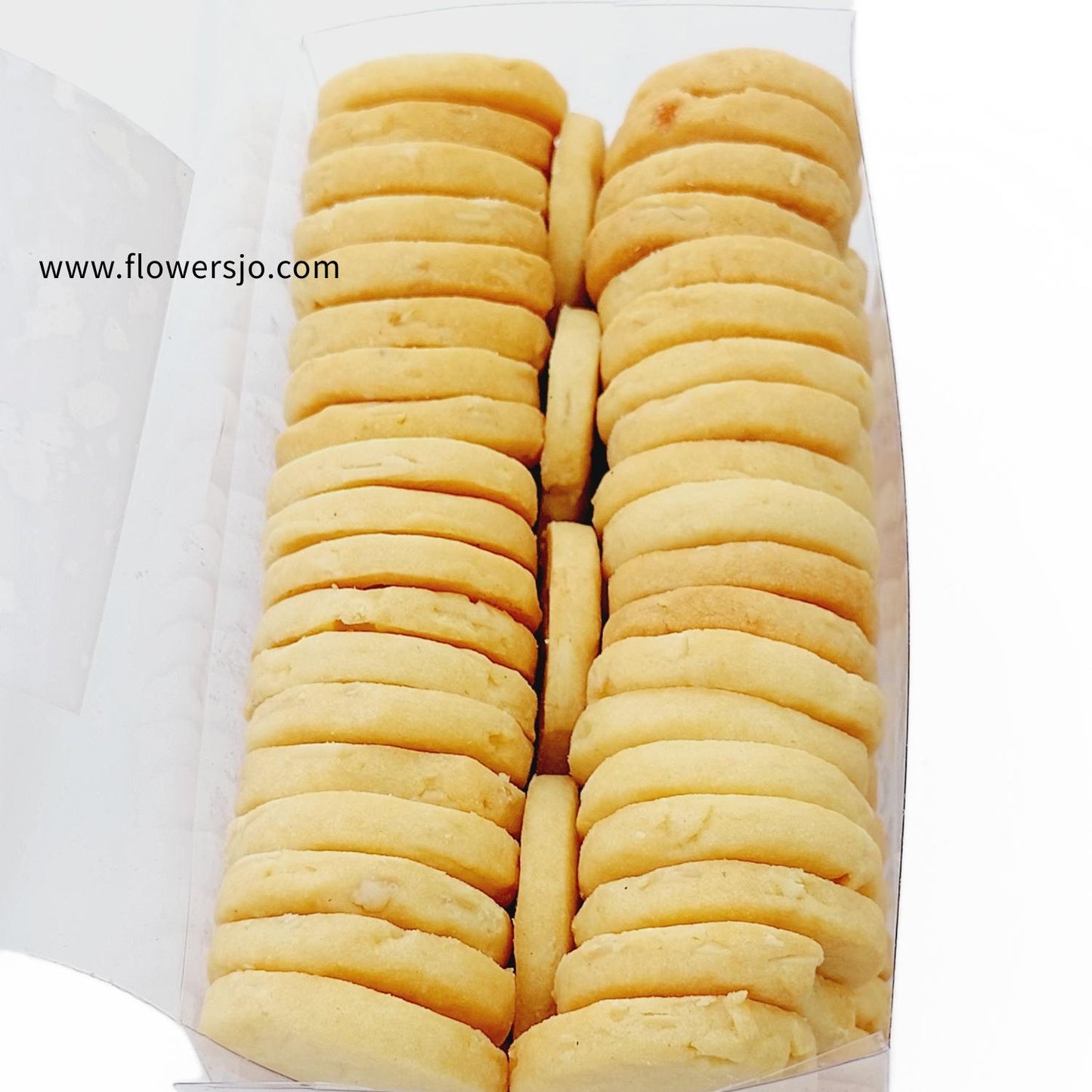 Almond Vanilla Petit Four by Secrets