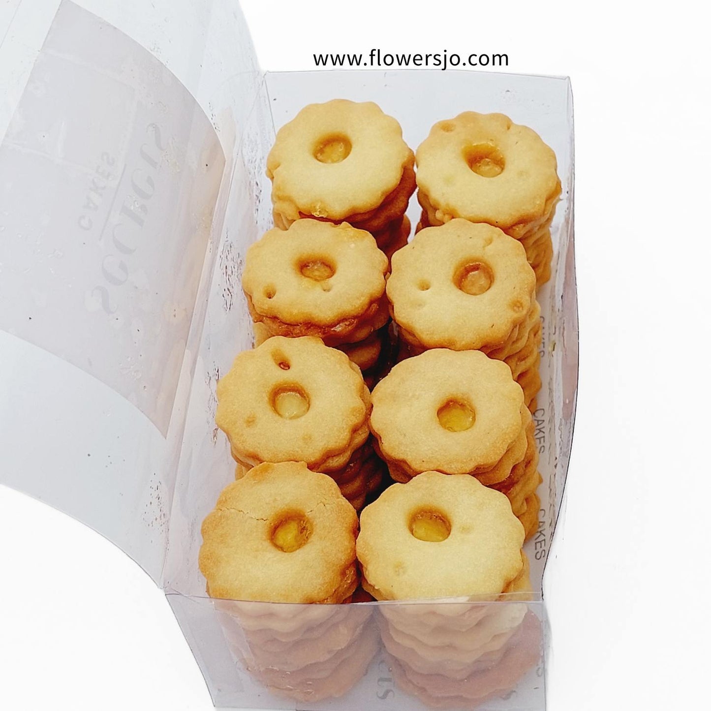 Petit Four Sable Vane by Secrets