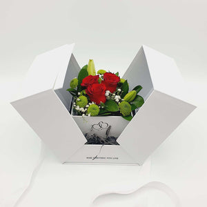 Surprise box roses arrangement - white