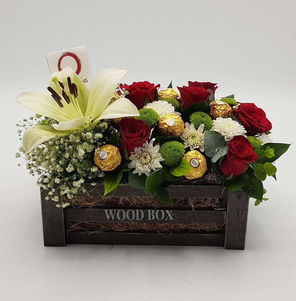 Black Wood box Flowers & Ferrero Flowerssend_delivery_Amman_Jordan